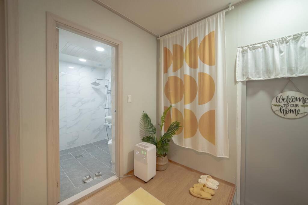 Hue House *